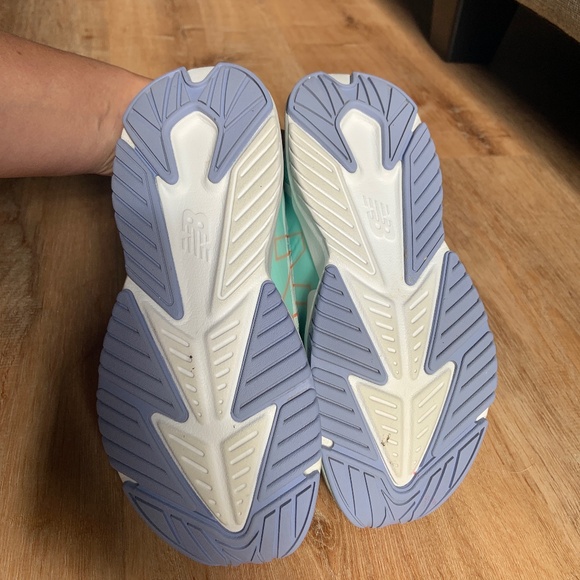 Girls New Balance rave run shoes size 3 - Picture 2 of 6